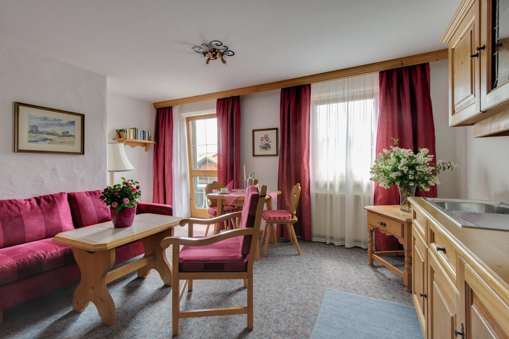 Parkhotel Living Bayersoien Zewnętrze zdjęcie